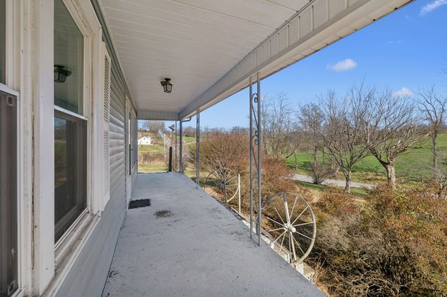 2554 Bakerton Rd, Red Boiling Springs, TN 37150