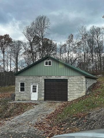 528 State Route 1035, Cowanshanock Twp, PA 16201