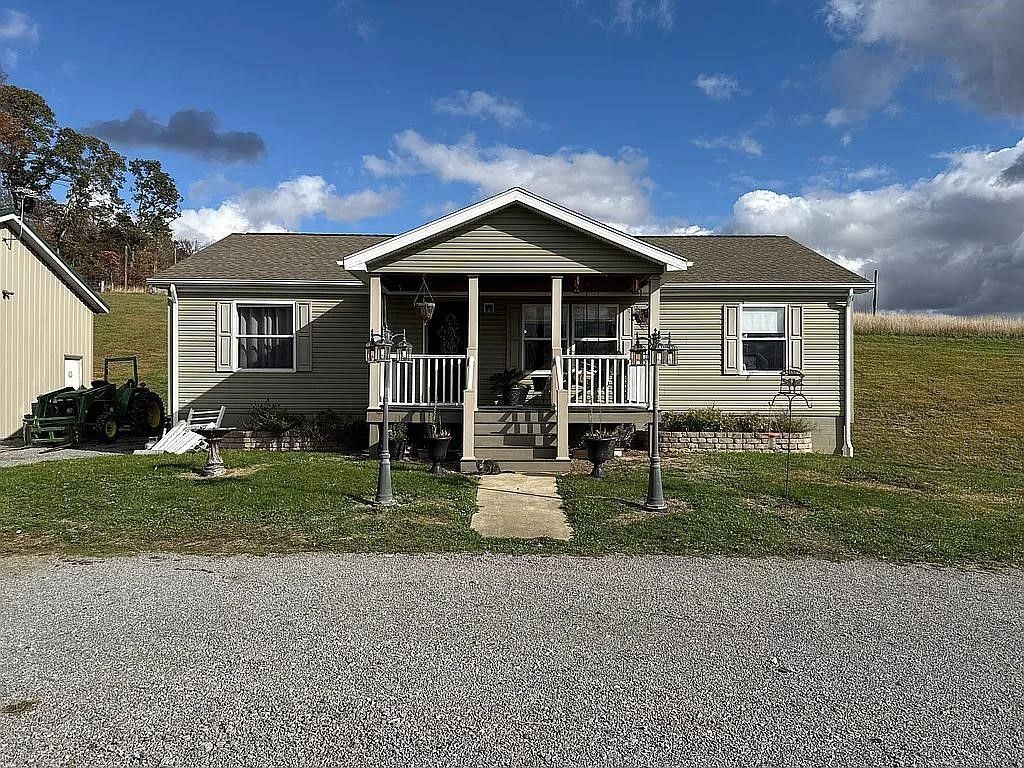 528 State Route 1035, Cowanshanock Twp, PA 16201