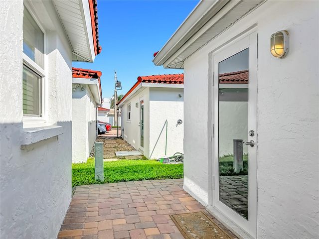 6154 MIDNIGHT PASS ROAD 6-C, Sarasota, FL 34242