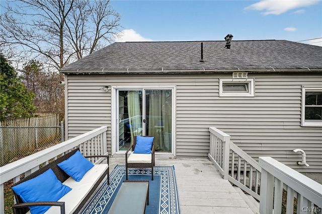 4878 Bear Road, Clay, NY 13088