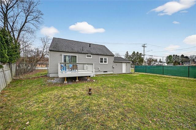 4878 Bear Road, Clay, NY 13088