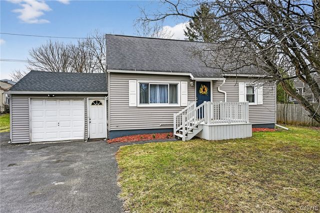 4878 Bear Road, Clay, NY 13088