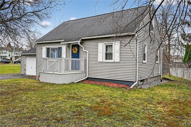 4878 Bear Road, Clay, NY 13088