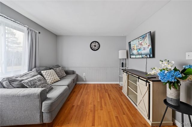 4878 Bear Road, Clay, NY 13088