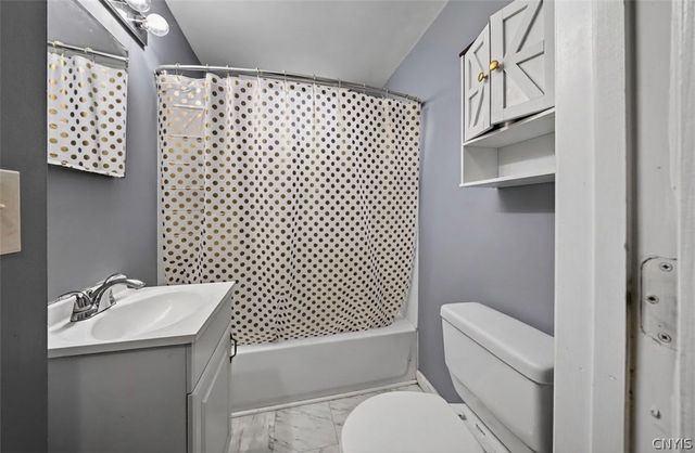 4878 Bear Road, Clay, NY 13088