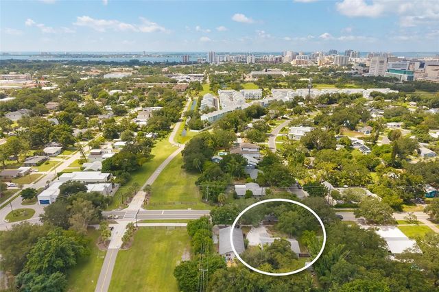615 S SHADE AVENUE, Sarasota, FL 34237