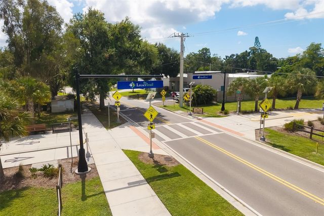 615 S SHADE AVENUE, Sarasota, FL 34237
