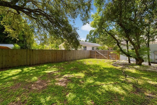 615 S SHADE AVENUE, Sarasota, FL 34237