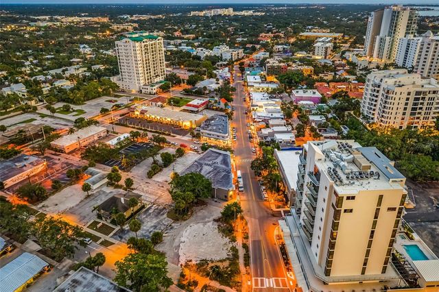 615 S SHADE AVENUE, Sarasota, FL 34237