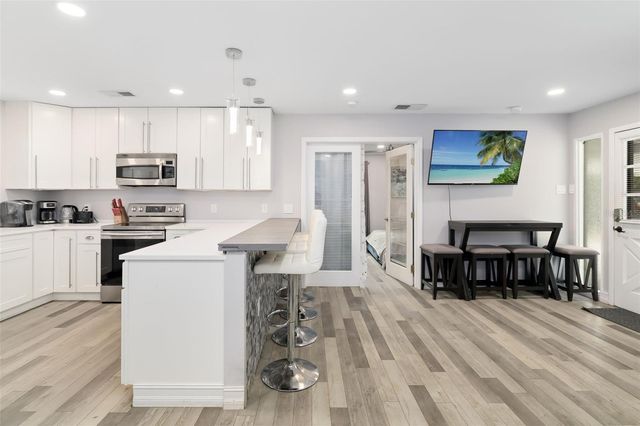 615 S SHADE AVENUE, Sarasota, FL 34237