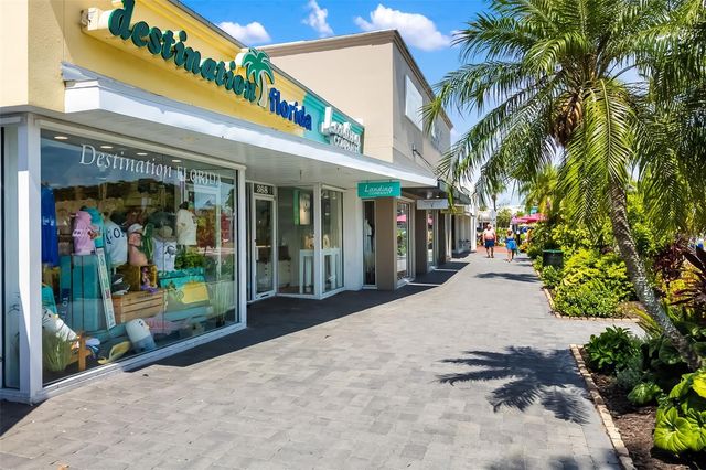 615 S SHADE AVENUE, Sarasota, FL 34237