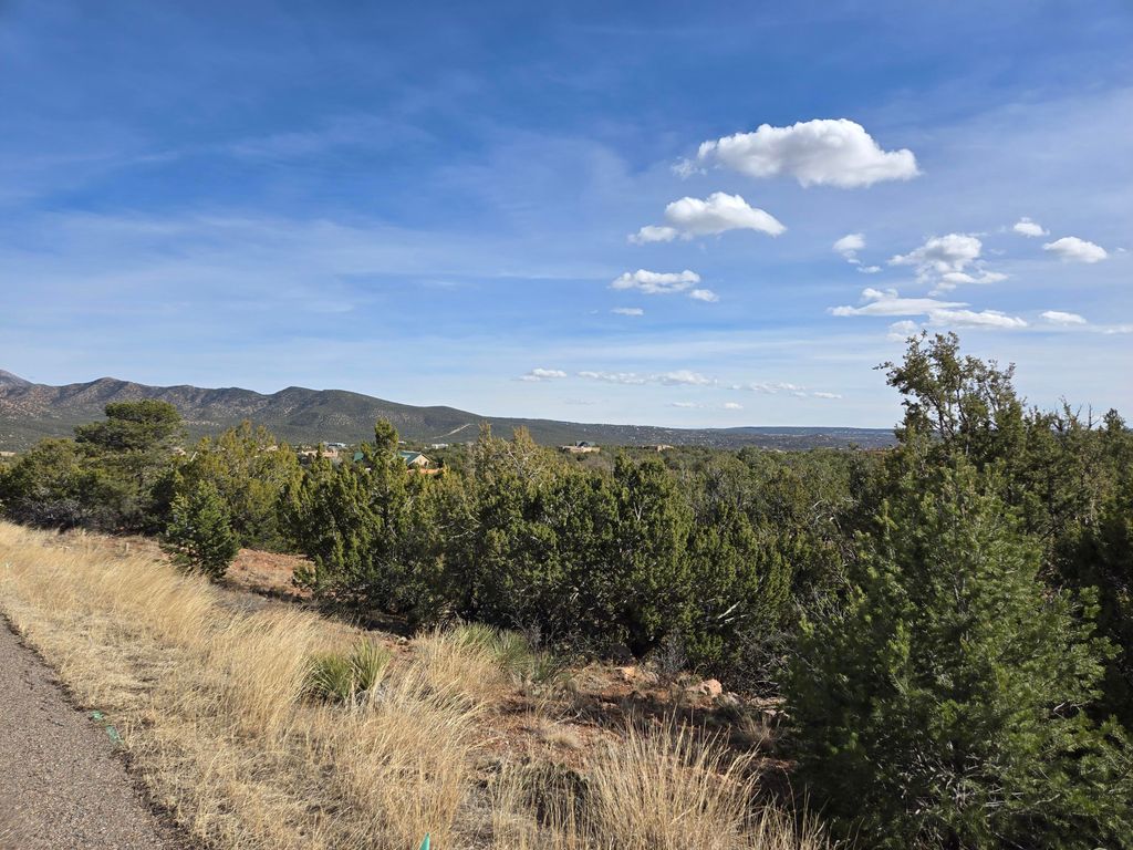 Image 6 of property listing at 125 Kiva Place 246, Sandia Park, NM 87047