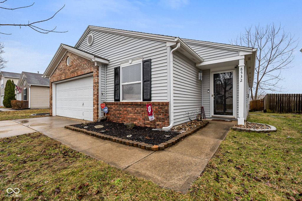 8532 Bluff Point Drive, Camby, IN 46113