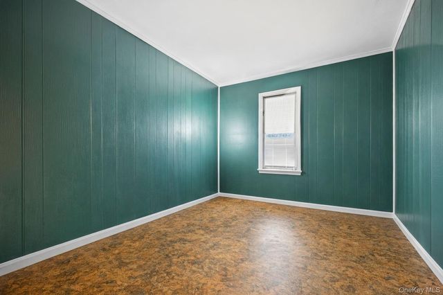 35 W 13th Street, Deer Park, NY 11729