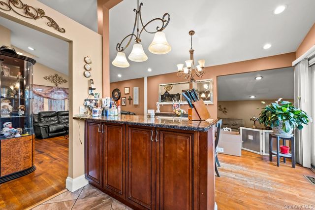 35 W 13th Street, Deer Park, NY 11729