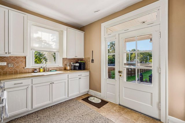 91 Oakland Park Avenue, Columbus, OH 43214