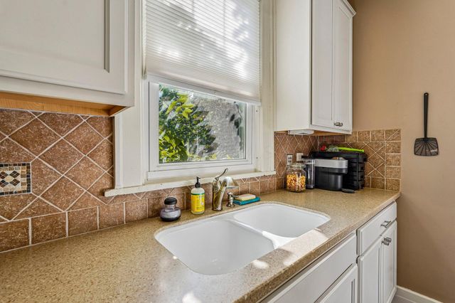91 Oakland Park Avenue, Columbus, OH 43214