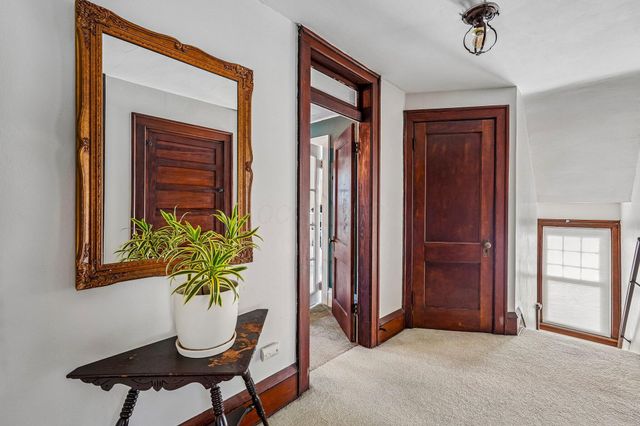 91 Oakland Park Avenue, Columbus, OH 43214