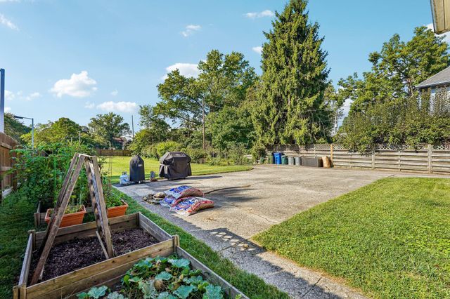91 Oakland Park Avenue, Columbus, OH 43214