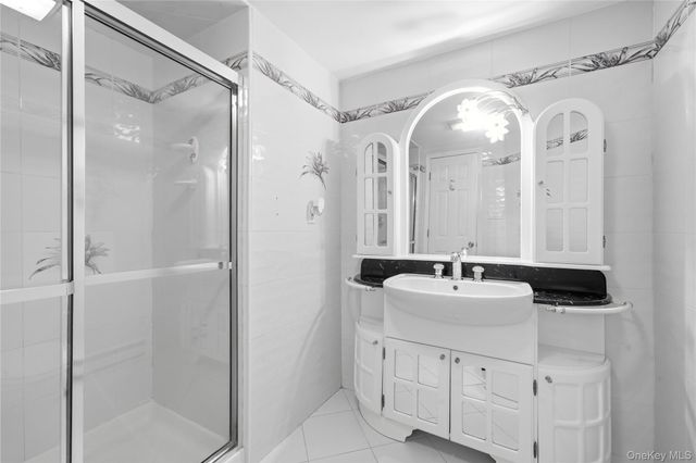 14 Club Drive, Massapequa, NY 11758