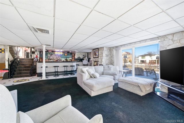 14 Club Drive, Massapequa, NY 11758