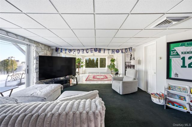 14 Club Drive, Massapequa, NY 11758