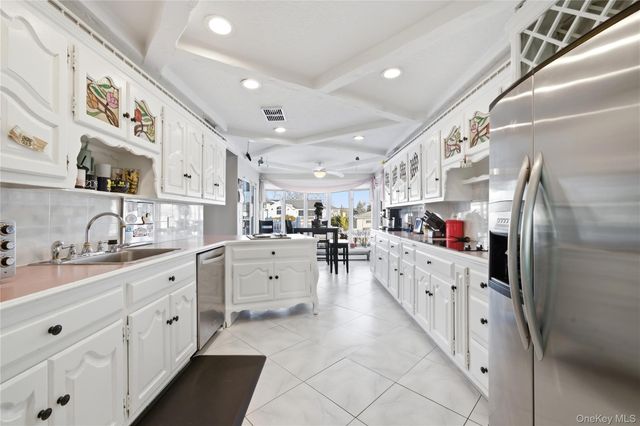 14 Club Drive, Massapequa, NY 11758