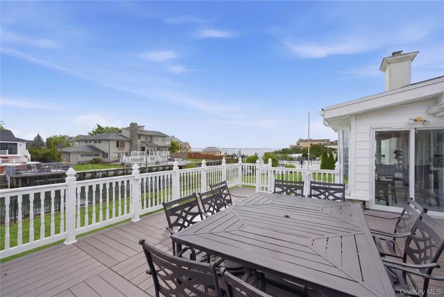 14 Club Drive, Massapequa, NY 11758