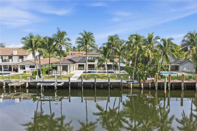 415 Holiday Dr, Hallandale Beach, FL 33009