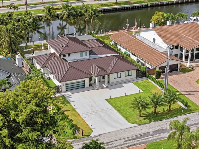 415 Holiday Dr, Hallandale Beach, FL 33009
