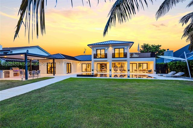 415 Holiday Dr, Hallandale Beach, FL 33009
