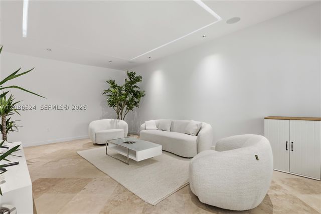 415 Holiday Dr, Hallandale Beach, FL 33009