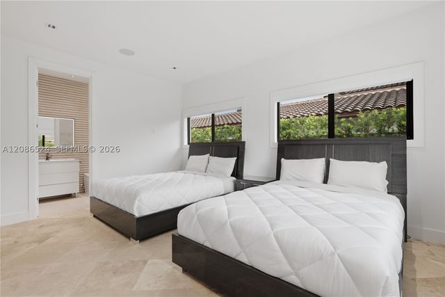 415 Holiday Dr, Hallandale Beach, FL 33009