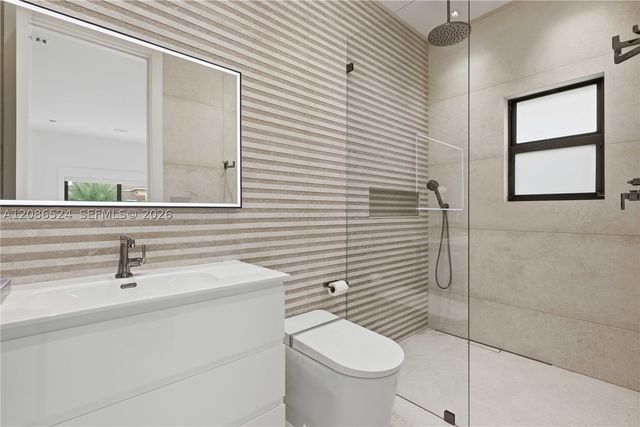 415 Holiday Dr, Hallandale Beach, FL 33009