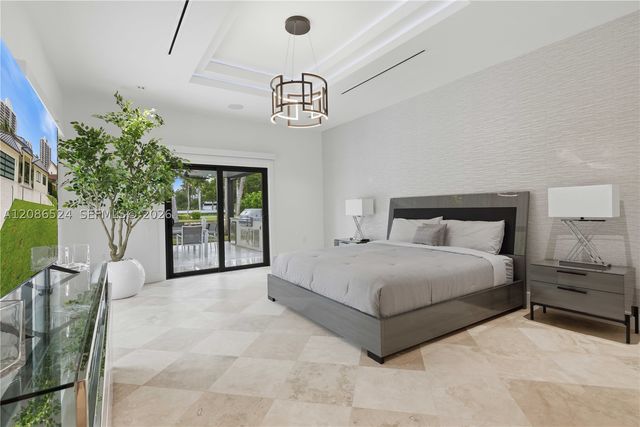415 Holiday Dr, Hallandale Beach, FL 33009