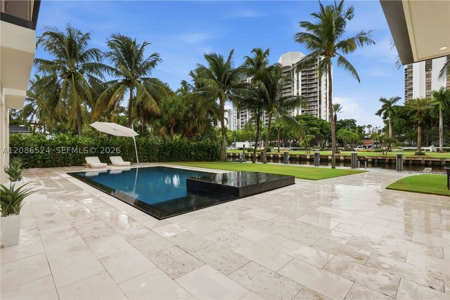 415 Holiday Dr, Hallandale Beach, FL 33009