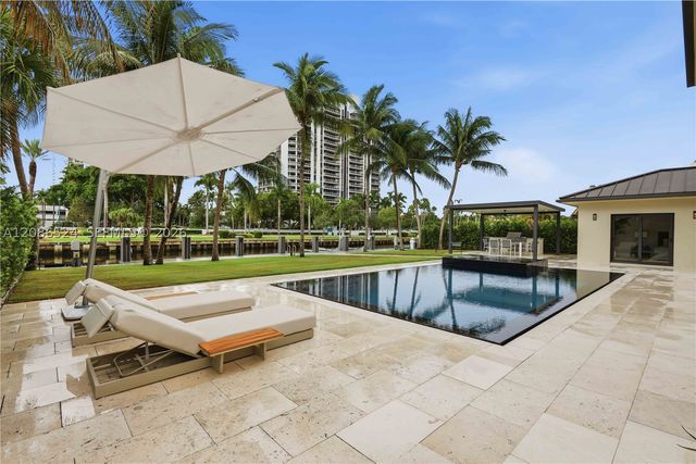 415 Holiday Dr, Hallandale Beach, FL 33009
