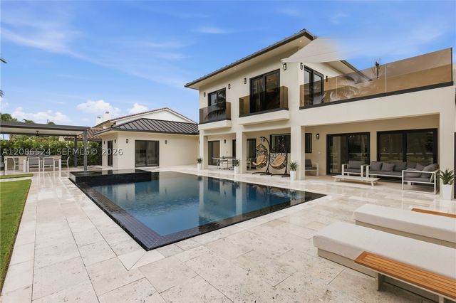 415 Holiday Dr, Hallandale Beach, FL 33009