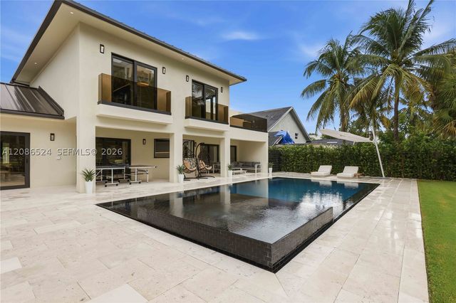 415 Holiday Dr, Hallandale Beach, FL 33009