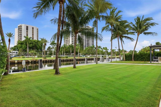 415 Holiday Dr, Hallandale Beach, FL 33009