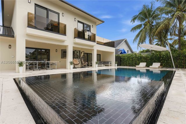 415 Holiday Dr, Hallandale Beach, FL 33009