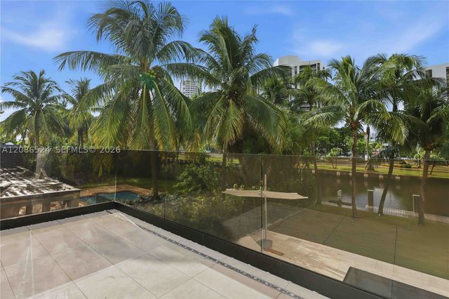 415 Holiday Dr, Hallandale Beach, FL 33009