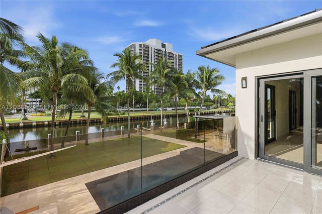 415 Holiday Dr, Hallandale Beach, FL 33009