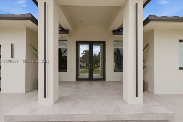415 Holiday Dr, Hallandale Beach, FL 33009