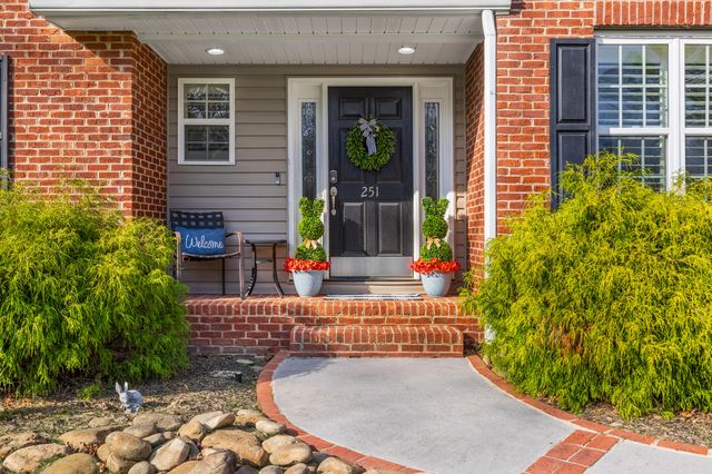 251 County Road 1121, Athens, TN 37303