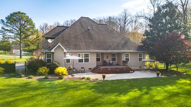 251 County Road 1121, Athens, TN 37303