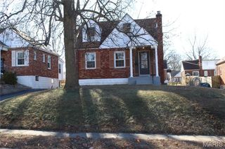 8910 Shawnee Lane, St Louis, MO 63114