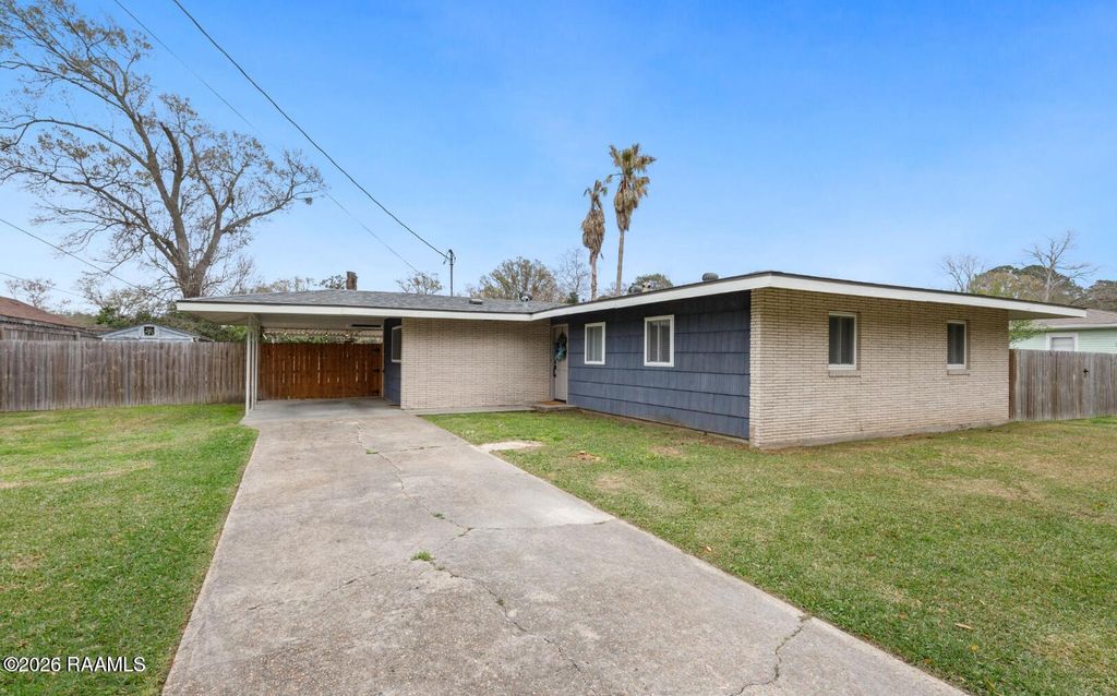 165 Antigua Drive, Lafayette, LA 70503