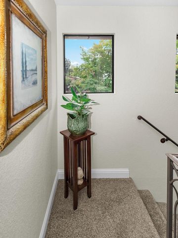 1749 Carignane Way, Escalon, CA 95320